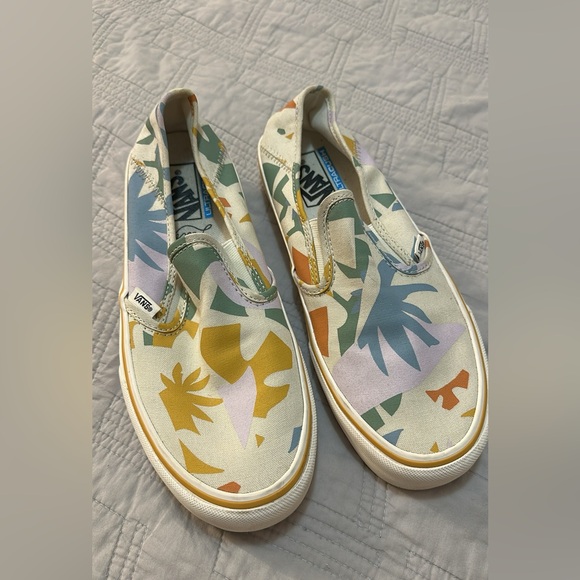 Vans Pastel Patterned Slip-On Shoes - Picture 1 of 4